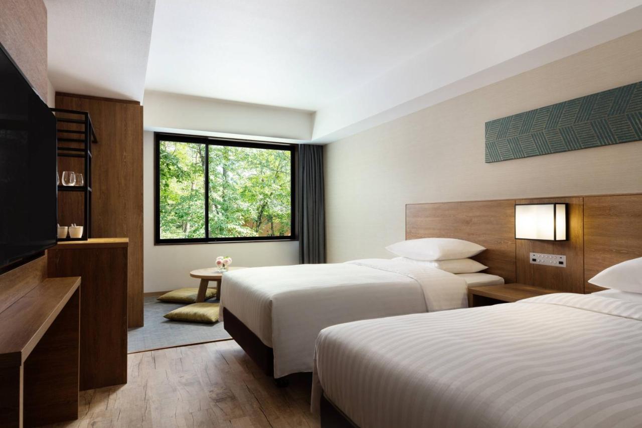 Отель Courtyard By Marriott Хакуба-Мура Экстерьер фото